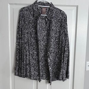 White‎ Stag Black and White Patterned Blouse